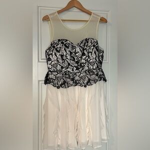 Harry Potter Black Lace & Ivory Ruffle Formal Prom Dress Size L Rare
